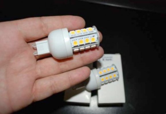 IKEA înlocuieşte becurile cu LED-uri